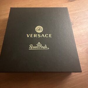 Versace rose that small square gift box